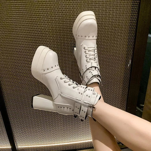 Round Toe Block : Heels Boots