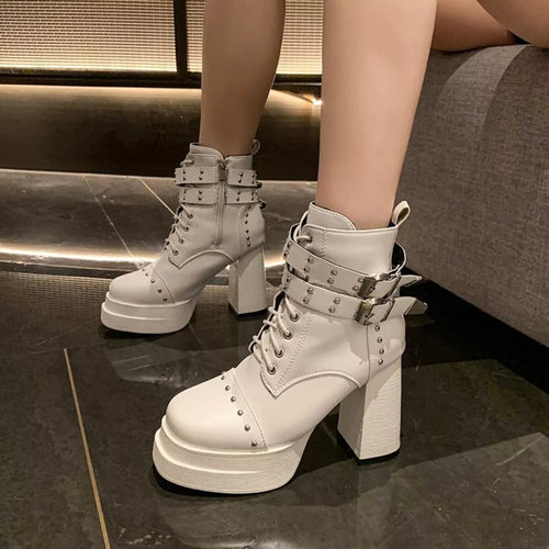 Round Toe Block : Heels Boots