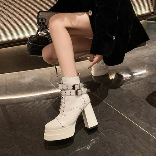 Round Toe Block : Heels Boots