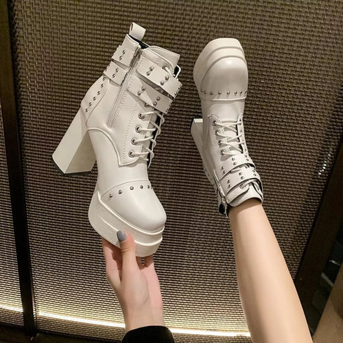 Round Toe Block : Heels Boots