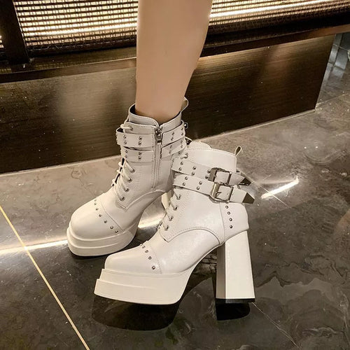 Round Toe Block : Heels Boots